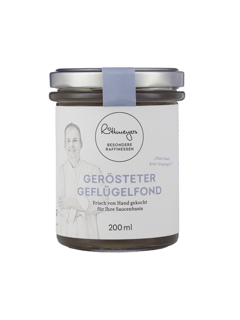 Ein 200-ml-Glas GERÖSTETER GEFLÜGELFOND von Rittmeyers Besondere Raffinessen mit einer Kochillustration, ideal zum Verfeinern dunkler Saucen oder Schmorgerichte.