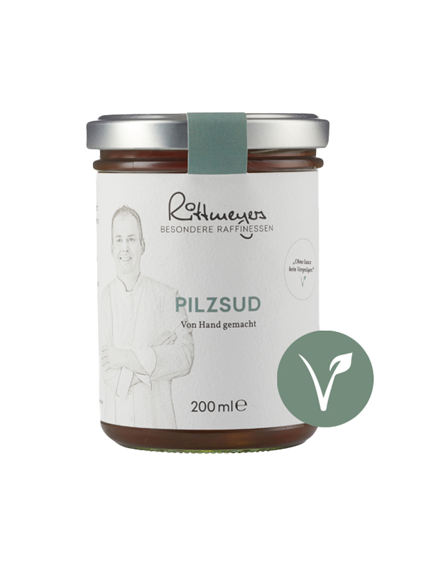 Das Glas Rittmeyer's Pilzsud (200 ml) mit Vegan-Symbol auf dem Etikett veredelt Gerichte wie im Restaurant No4 und eignet sich perfekt zum Verfeinern von Saucen oder als Begleiter zu handwerklich hergestelltem Sauerteigbrot.